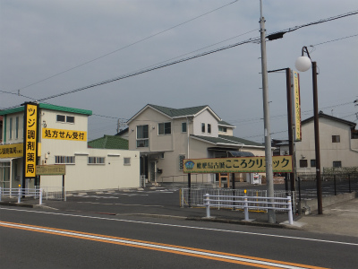 道路からみたこころクリニック